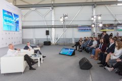 Встреча "без галстуков" с Сергеем Морозовым и Мартином Хинулем стала самым ярким событием Форума ARWE 2019 Встреча "без галстуков" с Сергеем Морозовым и Мартином Хинулем стала самым ярким событием Форума ARWE 2019
